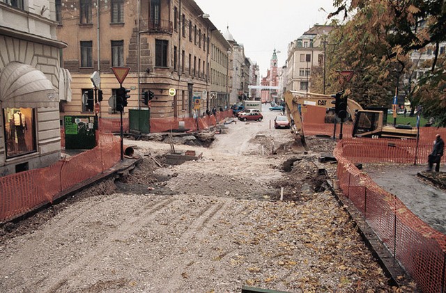 14.00: dela na gradbiščih se prekinejo