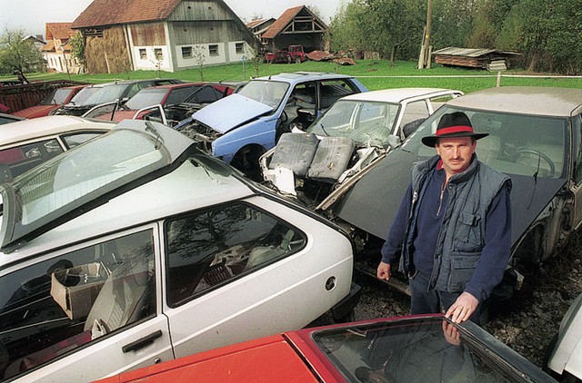 Simon Kopač z blagovno znamko Citroenovega cesarstva na glavi. Simon Kopač z blagovno znamko Citroenovega cesarstva na glavi.