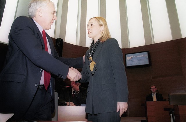 Vse za Nato: Alja Brglez in Jamie Shea Vse za Nato: Alja Brglez in Jamie Shea