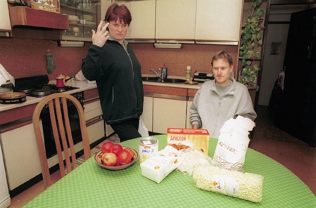 Sonja Vodenik in sin Tomaž, ki ima fenilketonurijo Sonja Vodenik in sin Tomaž, ki ima fenilketonurijo