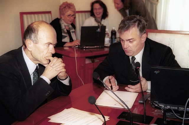 Bruto plača generalnega sekretarja vlade 1,121.741,00 SIT Bruto plača generalnega sekretarja vlade 1,121.741,00 SIT