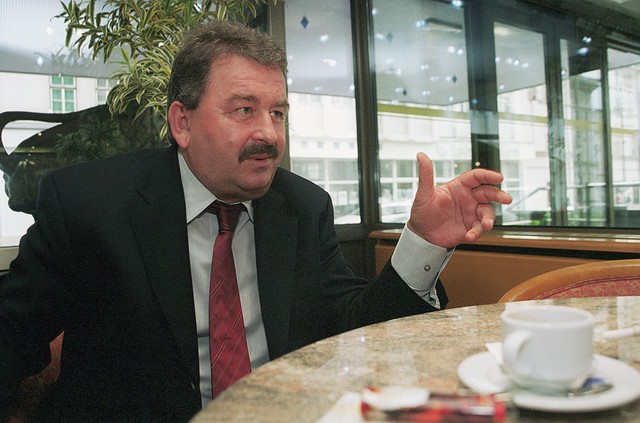 Mile Čačić, prodajalec hrvaških igralcev Mile Čačić, prodajalec hrvaških igralcev