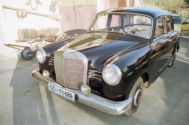 Prenovljeni mercedes Prenovljeni mercedes