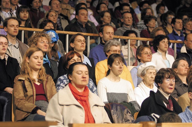 Meditacije za mir v sredo v Hali Tivoli Meditacije za mir v sredo v Hali Tivoli