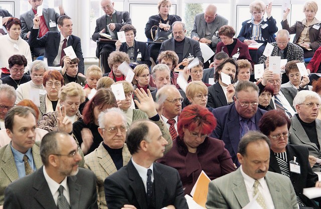 Volitve na skupščini: Srečo Zajc, izvoljeni generalni sekretar, Janez Drobnič, poraženec in Janez Remškar, izvoljeni predsednik