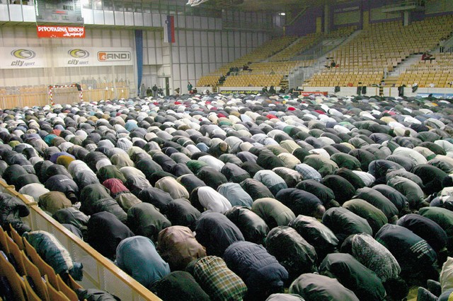 47.488 muslimanskih vernikov nima pravice do svojega verskega objekta - džamije 47.488 muslimanskih vernikov nima pravice do svojega verskega objekta - džamije