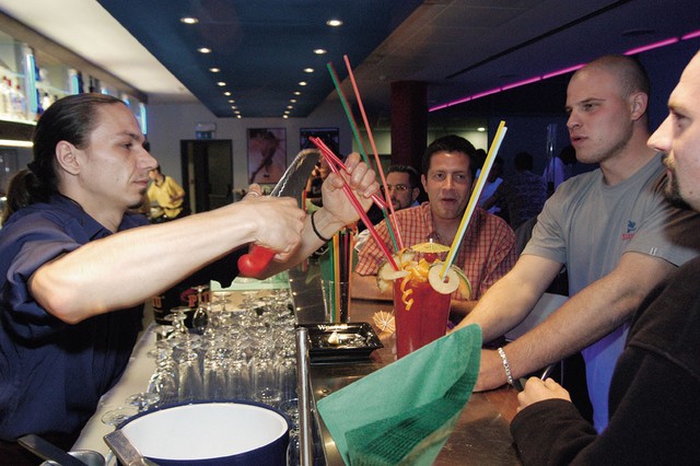 Barman Primož in njegov party starter Barman Primož in njegov party starter