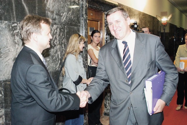 Zaviralca preiskave o kraji orožja: Marko Pogorevc in Jožef Javoršek Zaviralca preiskave o kraji orožja: Marko Pogorevc in Jožef Javoršek