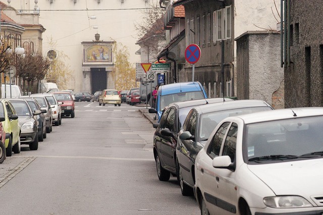 Dovoljeno parkiranje?