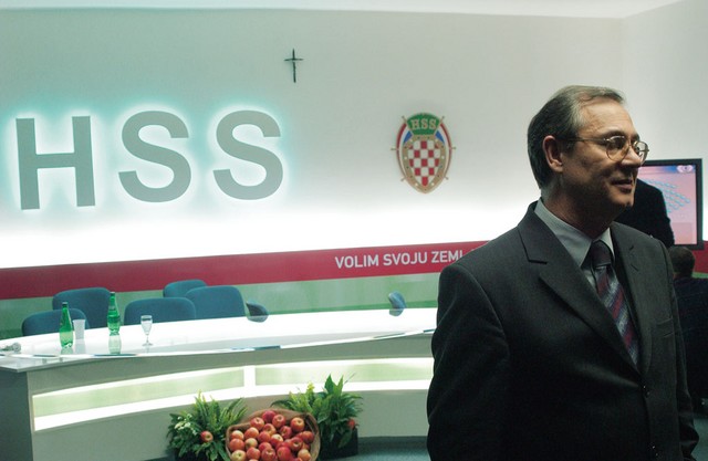 V štabu odločilnih: Zlatko Tomčič V štabu odločilnih: Zlatko Tomčič