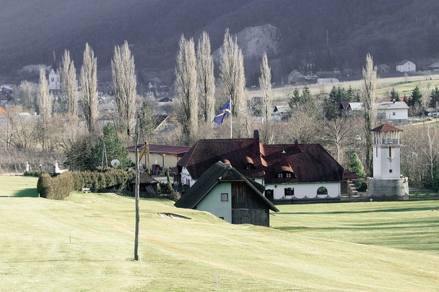 Golf igrišče ob hiši Golf igrišče ob hiši