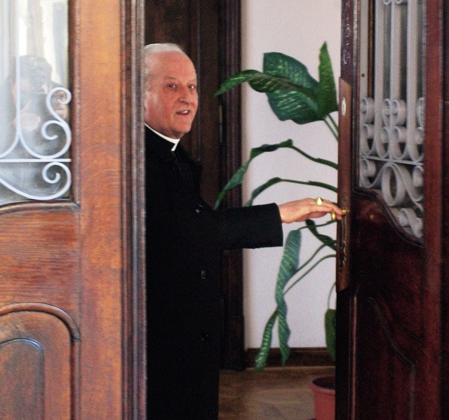 Sedem let pozneje: Nadškof Rode po tiskovni konferenci v škofijskem ordinatu 11. februarja 2004 Sedem let pozneje: Nadškof Rode po tiskovni konferenci v škofijskem ordinatu 11. februarja 2004