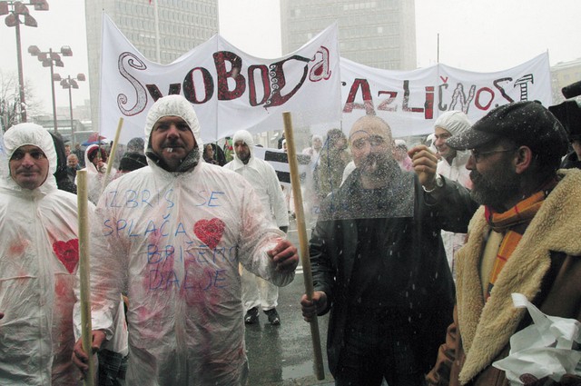 Protest pred parlamentom Protest pred parlamentom