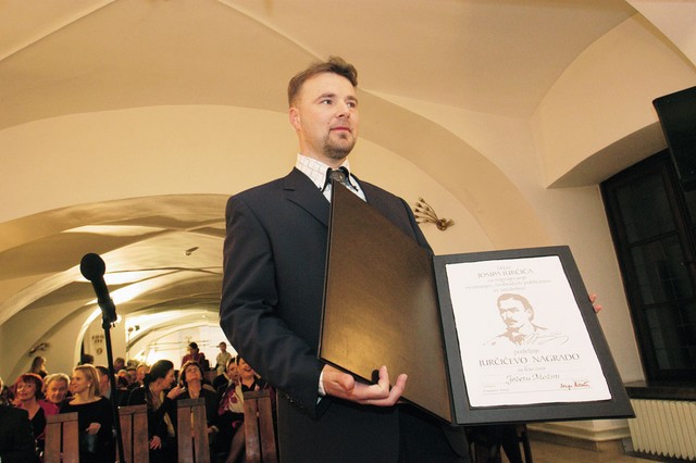 Jože Možina ob prejemu Jurčičeve nagrade Jože Možina ob prejemu Jurčičeve nagrade