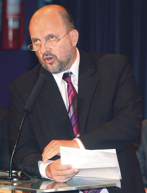 Zmago Jelinčič: 'O, eksploziv bom že vzel s sabo, vendar take bolj besedne vrste!' Zmago Jelinčič: 'O, eksploziv bom že vzel s sabo, vendar take bolj besedne vrste!'
