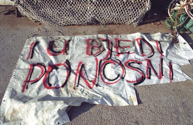Ponosni na revščino, transparent s protesta Ponosni na revščino, transparent s protesta