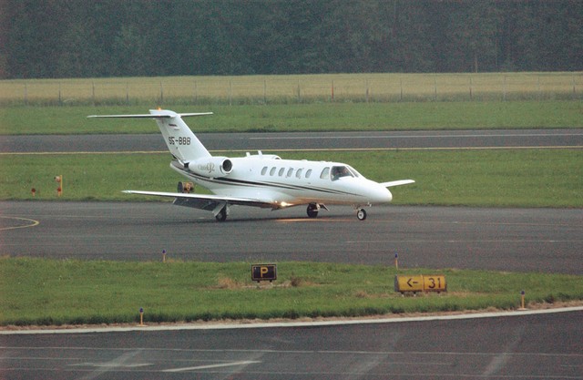 Jet z Ruplom na krovu Jet z Ruplom na krovu