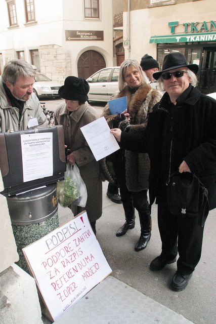 Eksplicitno zbiranje podpisov za referendum Eksplicitno zbiranje podpisov za referendum