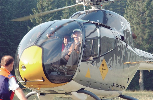 Ker je bila pot navzgor dolga in strma, se je Bajuk v dolino raje pripeljal z helikopterjem. Klicale so ga politične obveznosti. Ker je bila pot navzgor dolga in strma, se je Bajuk v dolino raje pripeljal z helikopterjem. Klicale so ga politične obveznosti.