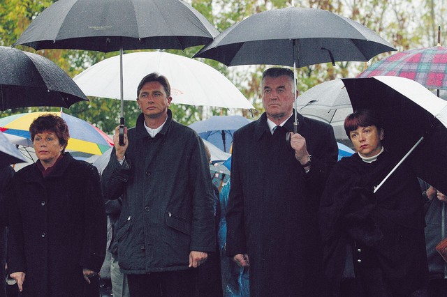 Brez Koalicije Slovenija: Zdenka Cerar (LDS), Borut Pahor (ZLSD), Janez Sušnik (SLS) in Andreja Rihter (ZLSD) Brez Koalicije Slovenija: Zdenka Cerar (LDS), Borut Pahor (ZLSD), Janez Sušnik (SLS) in Andreja Rihter (ZLSD)