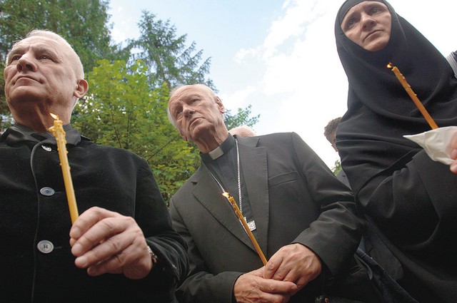 Med navzočimi je bil tudi bivši beograjski nadškof Franc Perko Med navzočimi je bil tudi bivši beograjski nadškof Franc Perko