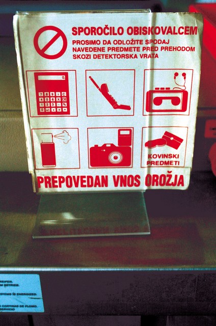 Prepoved nošenja orožja v DZ