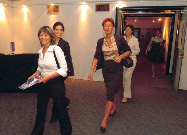 Poslanke Alenka Jeraj, Eva Irgl, Polonca Dobrajc in evropska poslanka Romana Jordan Cizelj
