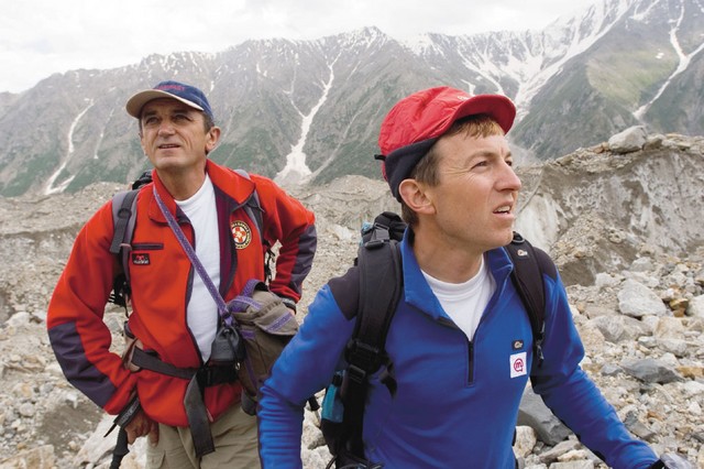 Stipe Božič in Tomaž Humar na poti proti Rupalski steni leta 2003 Stipe Božič in Tomaž Humar na poti proti Rupalski steni leta 2003