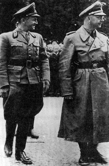Heinrich Himmler (desno) med obiskom Maribora 1942. leta Heinrich Himmler (desno) med obiskom Maribora 1942. leta