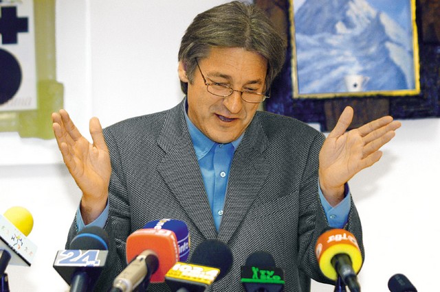 Deli in vladaj: minister Vasko Simoniti bo med medije razdelil milijardo tolarjev