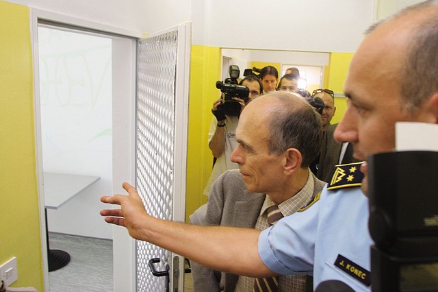 Predsednik republike Janez Drnovšek obišče Center za tujce v Velikem Otoku pri Postojni