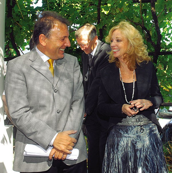 Andrej Šircelj, glavni vladni pogajalec in podpredsednica ameriške igralniške korporacije Jan L. Jones