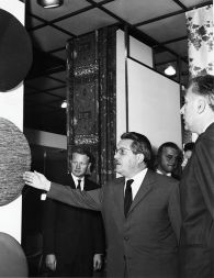 Edvard Kardelj v Oblikovalskem centru Sveta za industrijsko oblikovanje v Londonu, 1961