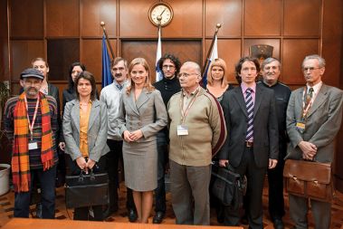 Srečanje izbrisanih in ministrice za notranje zadeve Katarine Kresal Srečanje izbrisanih in ministrice za notranje zadeve Katarine Kresal