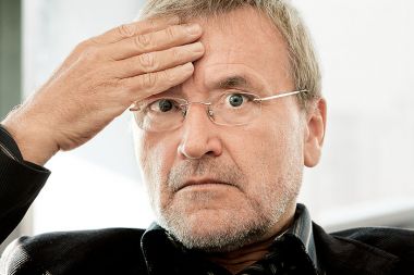 &raquo;Če so cene bencina primerljive z mednarodnimi, bi bile lahko tudi cene alkohola.&laquo; - dr. Dušan Keber