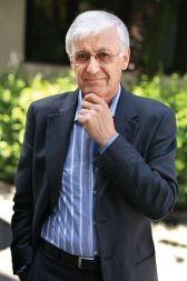 &raquo;Dr. alkohologije France Prešeren je lepo zapisal: &lsquo;V potrtih srcih up budi.&rsquo; To navidezno je koristno in alkohol bi bil izjemno dober antidepresiv, če ne bi imel strahovitih stranskih učinkov in zelo majhnega terapevtskega razpona. Pri odmerku 2 dl je še nekako učinkovit, pri 3 dl pa negativni učinek že prevlada.&laquo; - dr. Slavko Ziherl