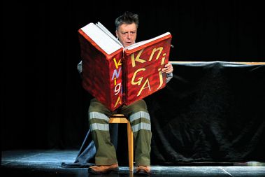 Roza v predstavi Kako je Oskar postal detektiv Roza v predstavi Kako je Oskar postal detektiv