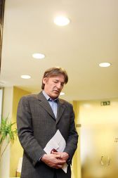 Simoniti je nedolžen. Kriva je vlada.