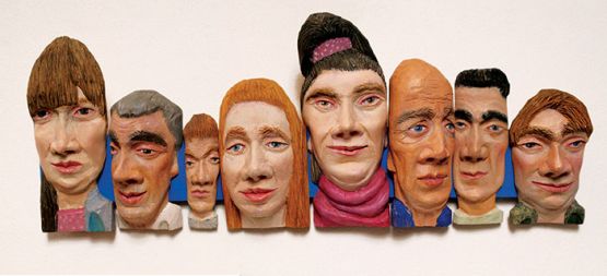 Jurij Kalan: Kipci, glave, 2009, les, 22x60cm Jurij Kalan: Kipci, glave, 2009, les, 22x60cm