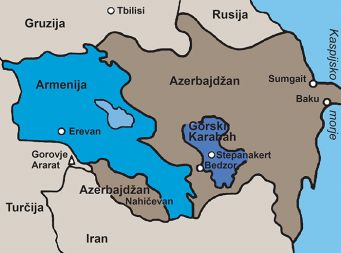 Gorski Karabah, od nikogar priznana država, se zajeda v Azerbajdžan. Gorski Karabah, od nikogar priznana država, se zajeda v Azerbajdžan.