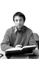 Doc. dr. Andraž Teršek, predavatelj in raziskovalec na fakultetah, strokovnjak za ustavno pravo