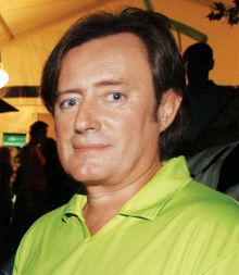 &ldquo;Tudi prijavil se ne bi nikoli, če me ne bi prosili, da to v interesu projekta storim. Ko pa potem doživiš nezaupnico s strani programskega sveta in tudi županov partnerskih mest, bi moral imeti zares debelo kožo in niti malo ponosa ter samospoštovanja, da bi vztrajal v tej igri ter potrjeval ustvarjeni vtis, da hlepim po položaju in da sem orodje v rokah politike,&rdquo; je Vladimir Rukavina pojasnil svojo odpoved kandidaturi za generalnega direktorja zavoda Maribor 2012 Evropska prestolnica kulture (EPK).