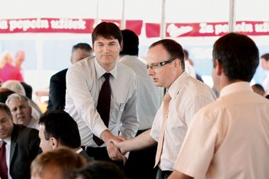 Član uprave Darsa Boštjan Rigler (levo), prometni minister Radovan Žerjav (desno)