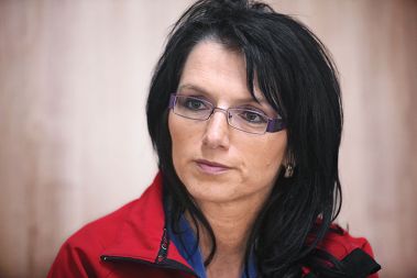 »V naši okolici živi kar nekaj družin, ki si ne morejo privoščiti niti osnovnih stvari. Mi pa upamo, da bodo lahko z našo pomočjo po ceni, ki bo dosegljiva vsakomur, otrokom kupile tudi denimo kolo ali računalnik.« - dr. Marinka Vovk »V naši okolici živi kar nekaj družin, ki si ne morejo privoščiti niti osnovnih stvari. Mi pa upamo, da bodo lahko z našo pomočjo po ceni, ki bo dosegljiva vsakomur, otrokom kupile tudi denimo kolo ali računalnik.« - dr. Marinka Vovk