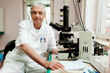 Dr. Branko Zorn, Ginekološka klinika: &ldquo;Vsekakor ne držijo številke, ki sem jih bral v pogovoru z Boštjanom M. Zupančičem v Sobotni prilogi, češ da ima 30 odstotkov Slovencev nizko število spermijev. Ne vem, od kod ti podatki.&rdquo;
