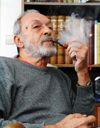 &ldquo;Požegnali so dobesedno vse. Eden poslanec je uspel izsiliti pločnik, drug kanalizacijo, nato pa sta oba dobrohotno potrjevala vse garancije za kredite.&rdquo; - Janez Črnivec, bivši Darsov nadzornik