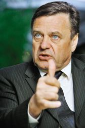 /media/www/slike.old/mladina/temaintjankovi_zoran_2_b5.jpg