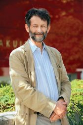 Ivo Lavrač, ekonomist: &raquo;Odločanje občin naj se omeji samo na določanje davčne stopnje za stanovanjske nepremičnine. Že to bo za občine velik zalogaj, vse ostalo pa ni racionalno določati na občinski ravni.&laquo;