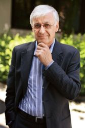 Dr. Slavko Ziherl, psihiater: &ldquo;Tradicionalna moška vloga se spreminja, vendar sam to ocenjujem kot pozitivno. To nima nič opraviti s poženščenostjo, upadanjem moškosti. In tudi ni posledica kakšnih hormonskih vplivov.&rdquo;