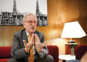 /media/www/slike.old/mladina/vinthannes_swoboda__16_thierry_monasse.jpg